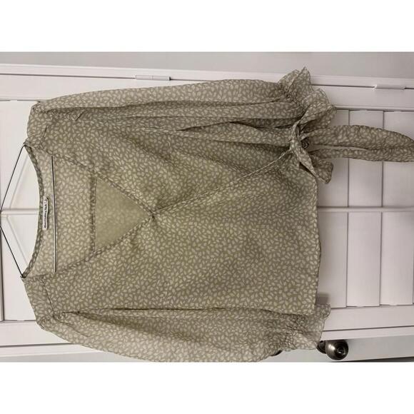 Abercrombie & Fitch long sleeve chiffon wrap blouse size Large - Picture 2 of 6